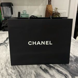 CHANEL shopping bag
